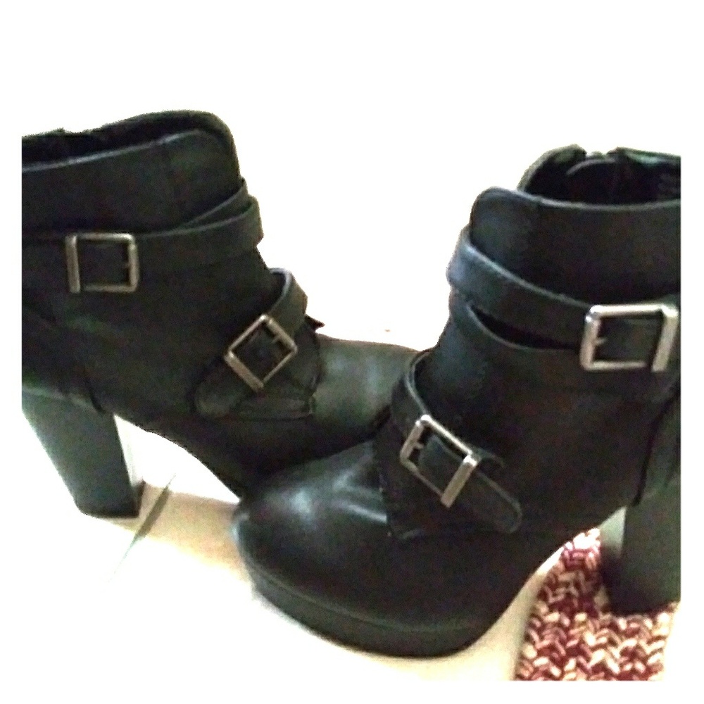 Black boots ladies